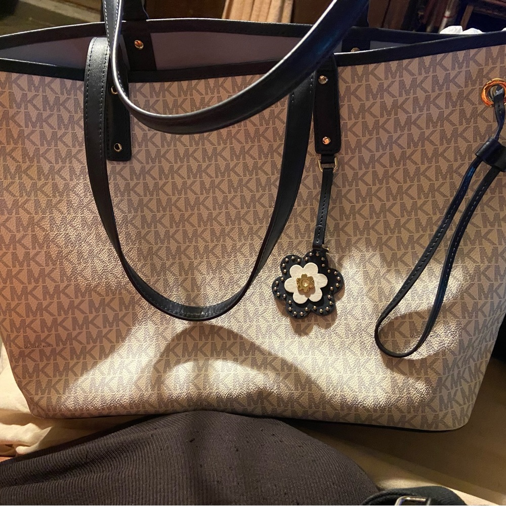 Authentic Almost New Mk Tote - image 1